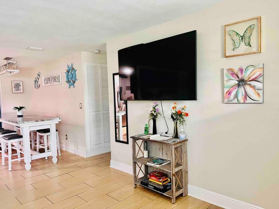 Cozy 2 Bedrooms Home By The Water Cape Coral Luaran gambar